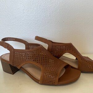 Clark’s Women's Brown Leather Sandal Block Heel W9